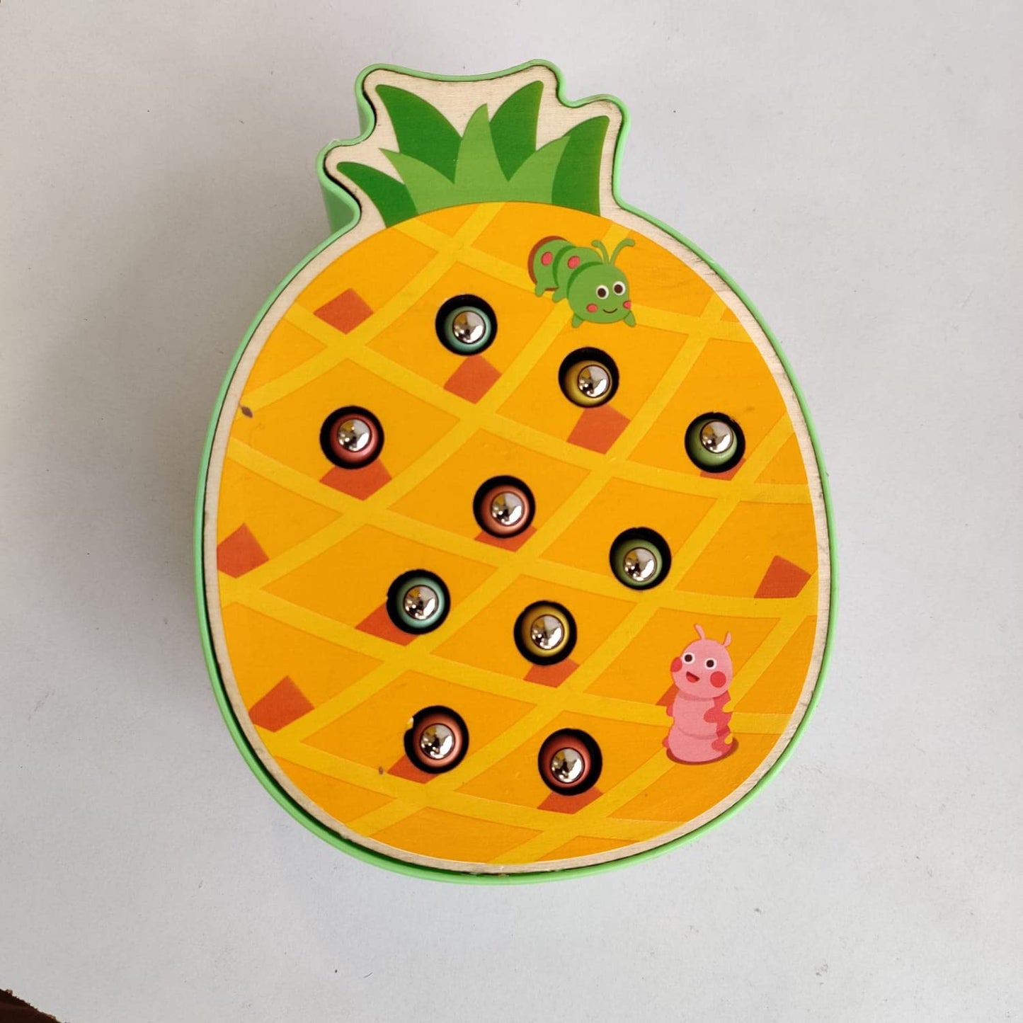 Pineapple Insect Catching Game