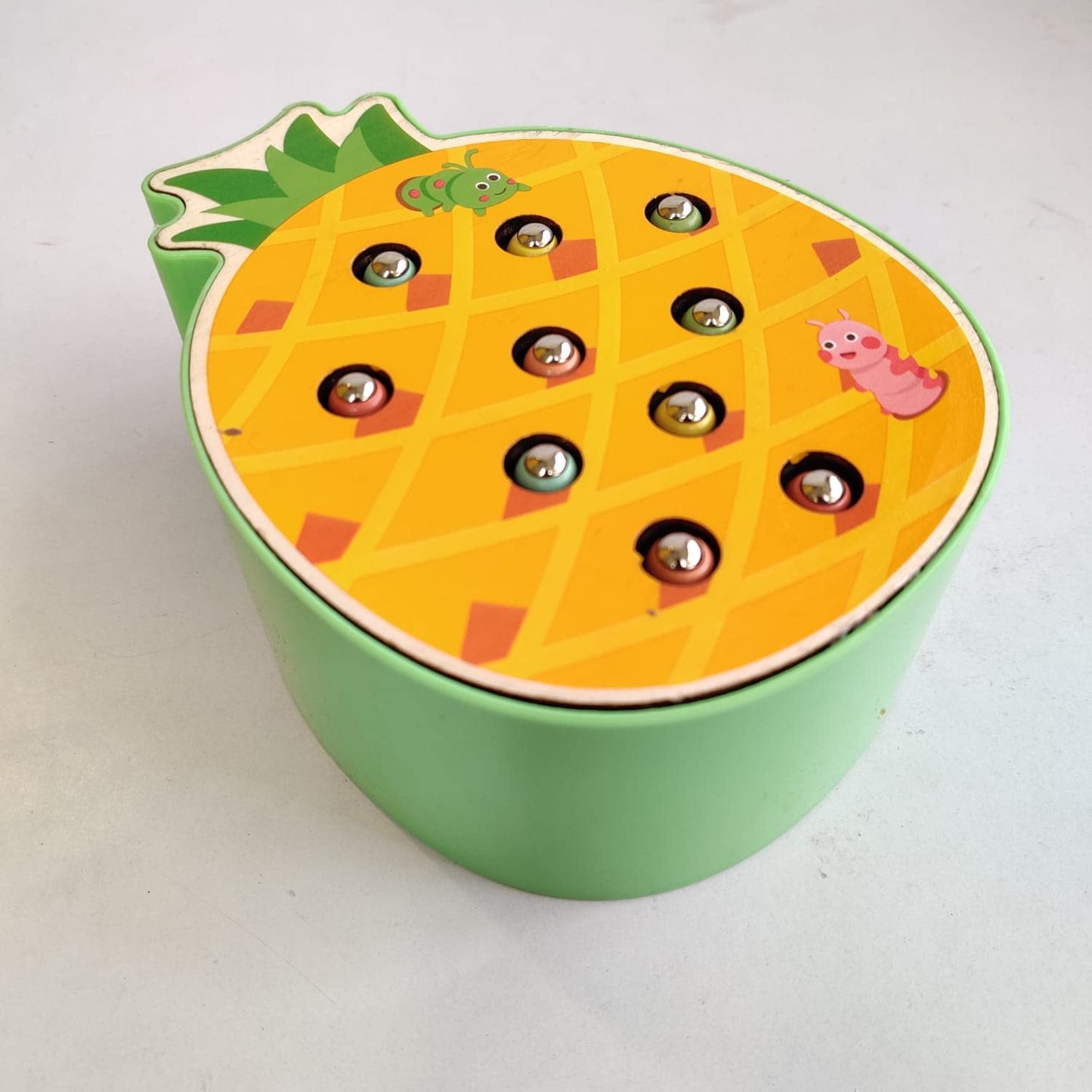 Pineapple Insect Catching Game